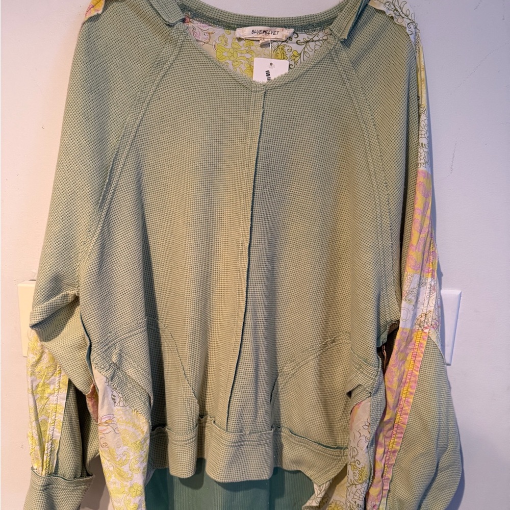 Blue Velvet new oversized, M sweatshirt.